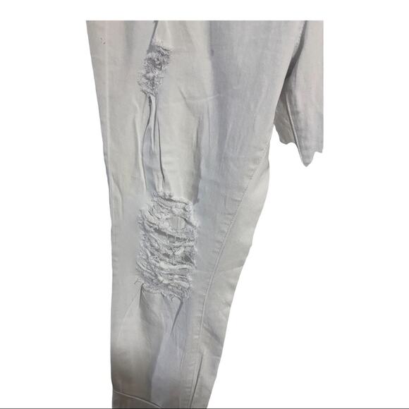 Almost Famous White Distressed Jeans Plus Size 20 Front & Back Pockets NEW - Picture 4 of 7